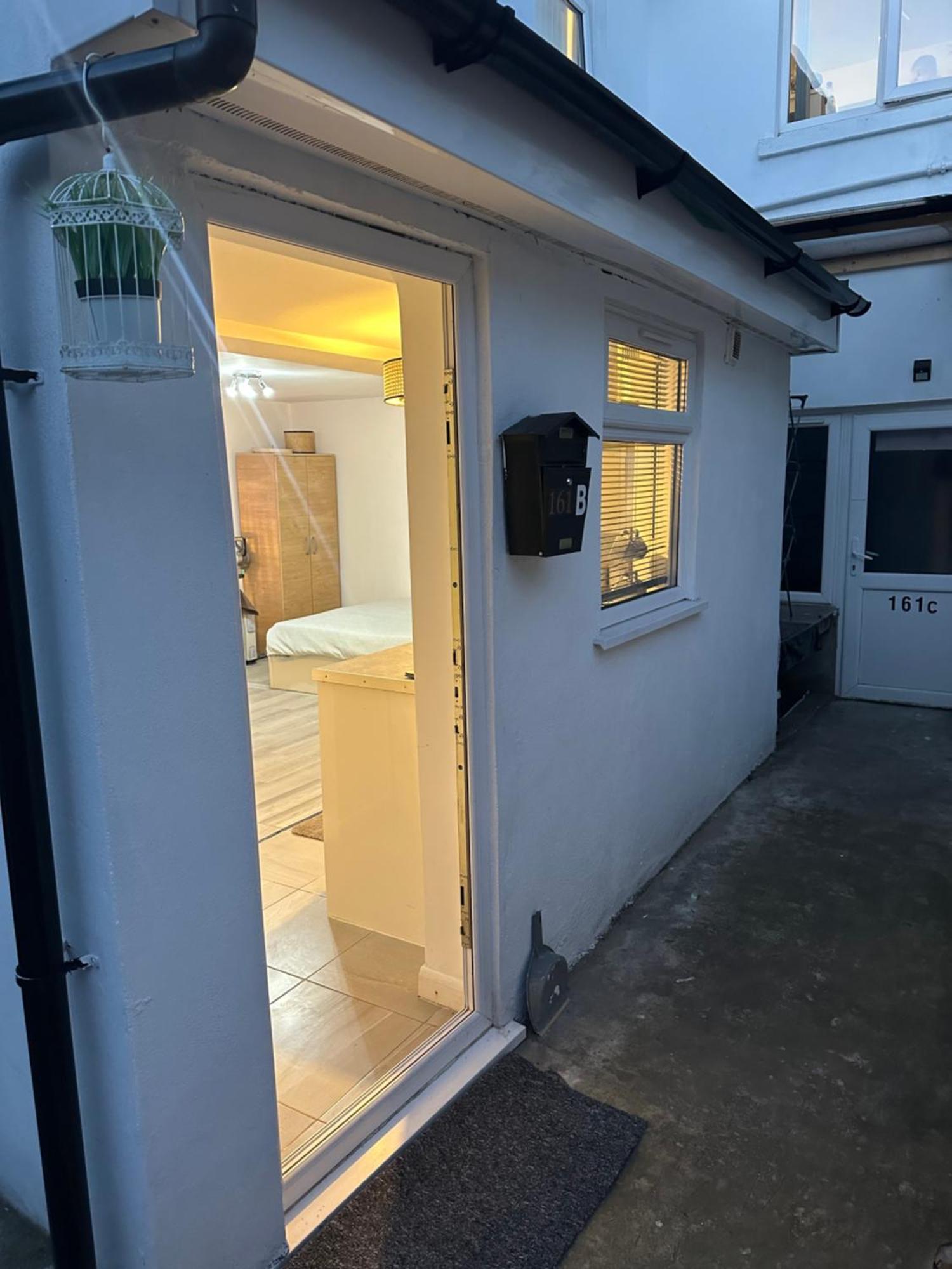 Stylish Studio Flat - Watford Junction - Harry Potter ภายนอก รูปภาพ
