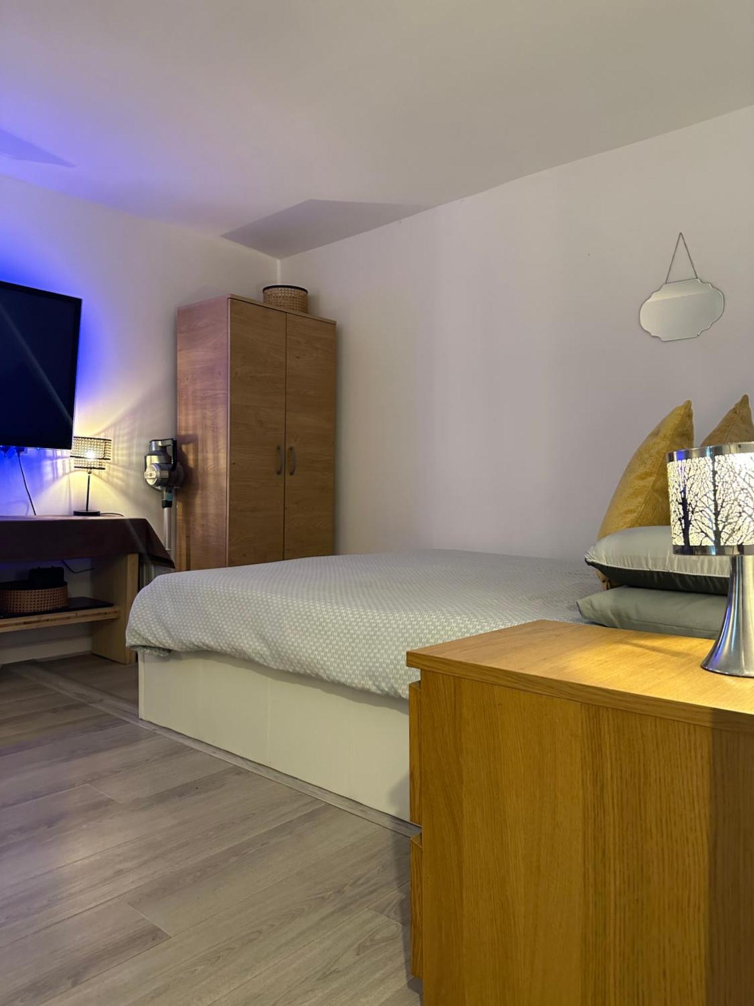 Stylish Studio Flat - Watford Junction - Harry Potter ภายนอก รูปภาพ